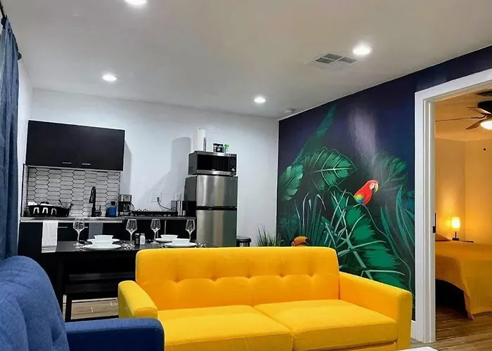 Retreat - 1 Bedroom King With 2 Smart Tvs - 10 Min From Airp - Unit B * Phoenix